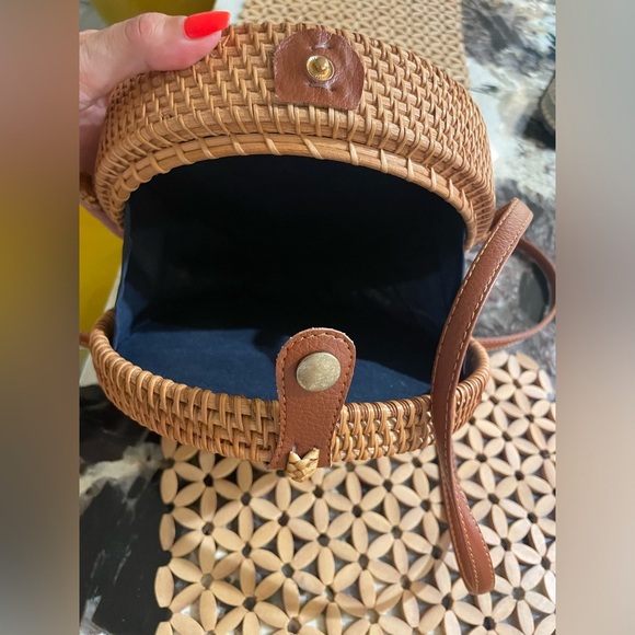 💎 Small / medium rattan purse EUC 🥰 - Picture 3 of 6